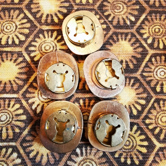 Set of Five Gold Tone and Pearlized Plastic Vintage Button Covers - Picture 8 of 11